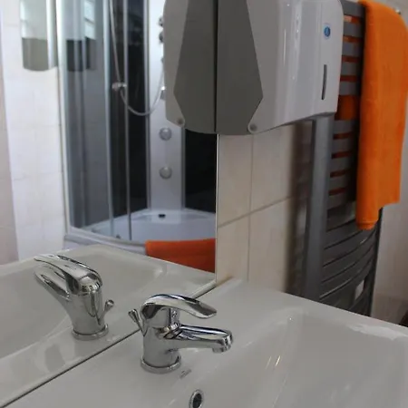 Apartment Cosy Apartament In With Free Parking
